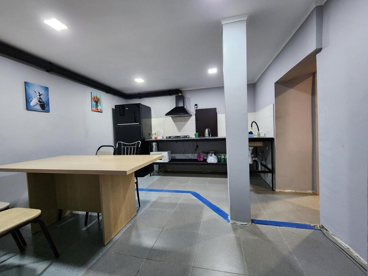 Gala Hostel Тбилиси Екстериор снимка